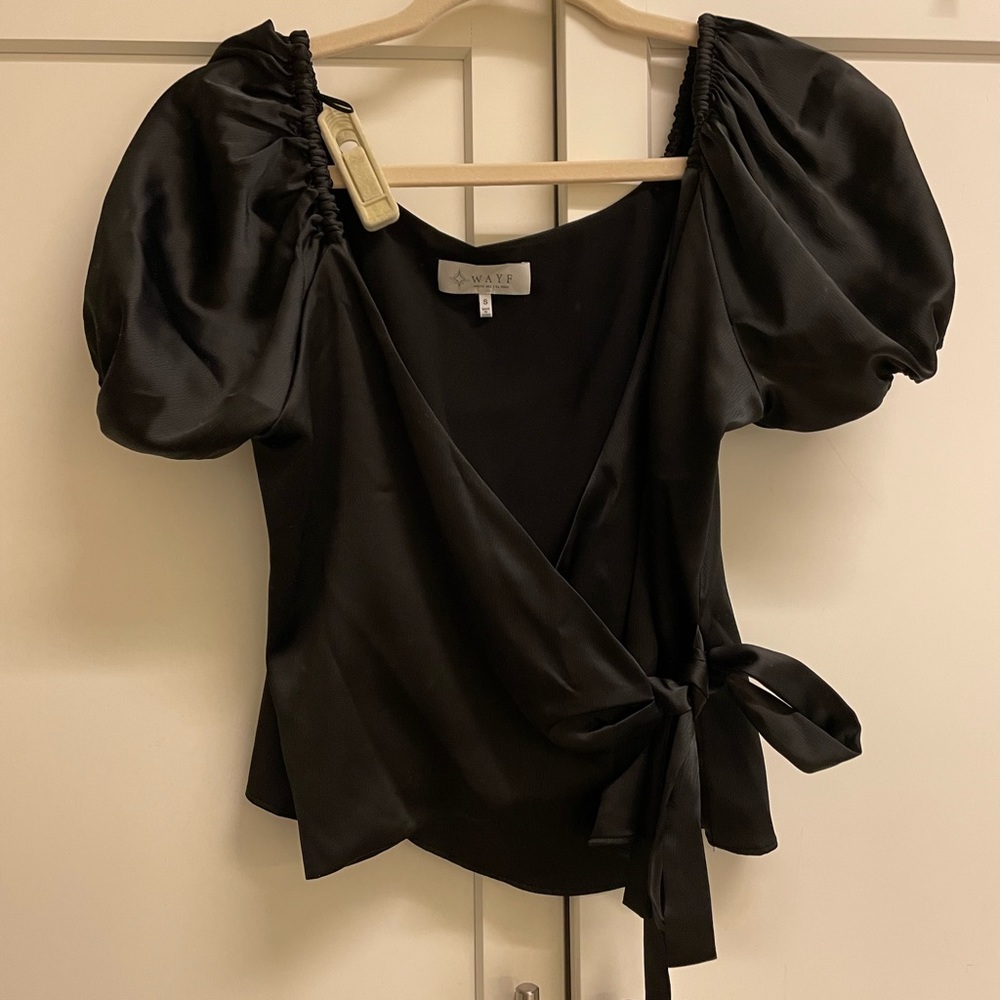Wayf Black Top